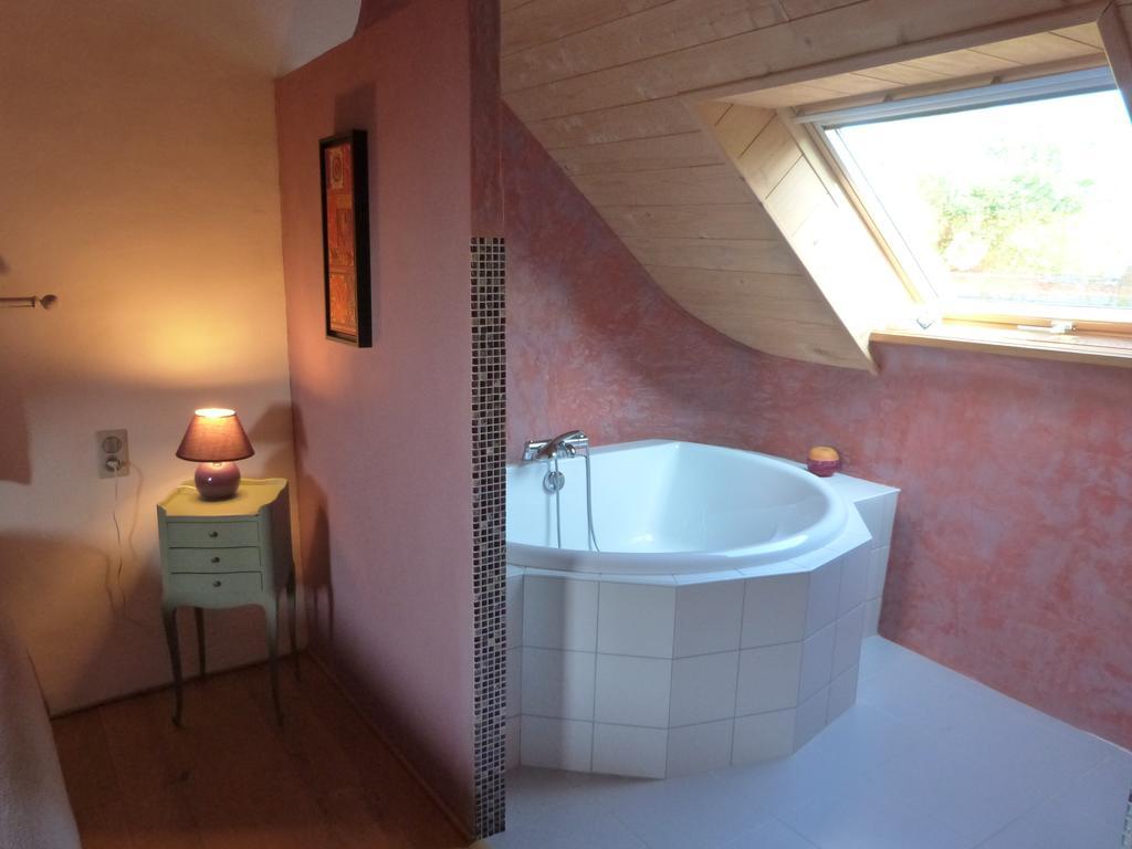 Bed And Breakfast La Fontaine Blanche Melgven Camera foto