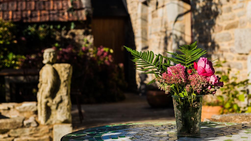 Bed And Breakfast La Fontaine Blanche Melgven Esterno foto