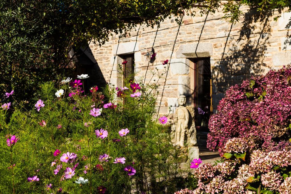 Bed And Breakfast La Fontaine Blanche Melgven Esterno foto