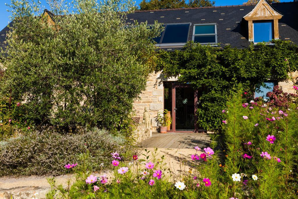 Bed And Breakfast La Fontaine Blanche Melgven Esterno foto