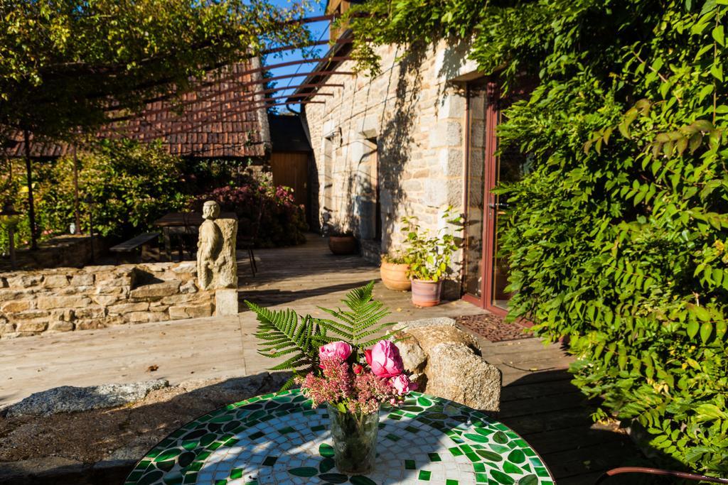 Bed And Breakfast La Fontaine Blanche Melgven Esterno foto