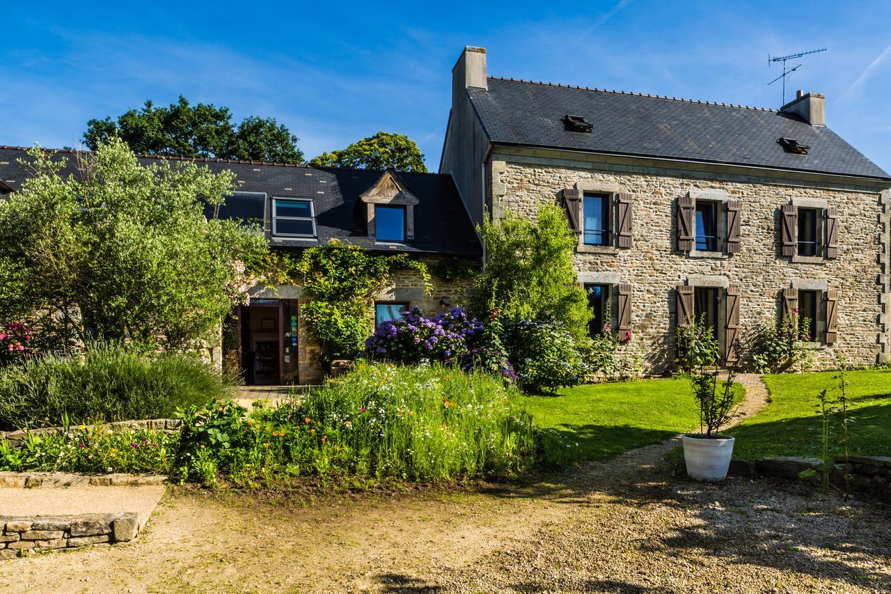 Bed And Breakfast La Fontaine Blanche Melgven Esterno foto